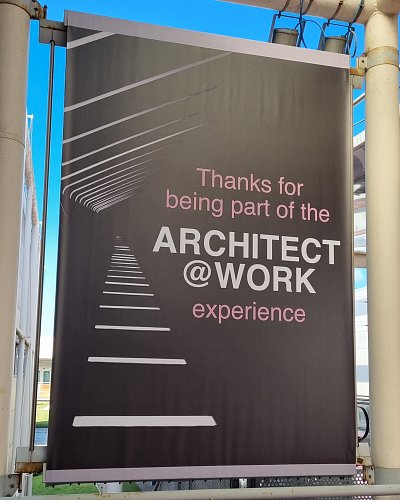 Фрасио благодарит профессионалов, посетивших стенд во время Architect@Work